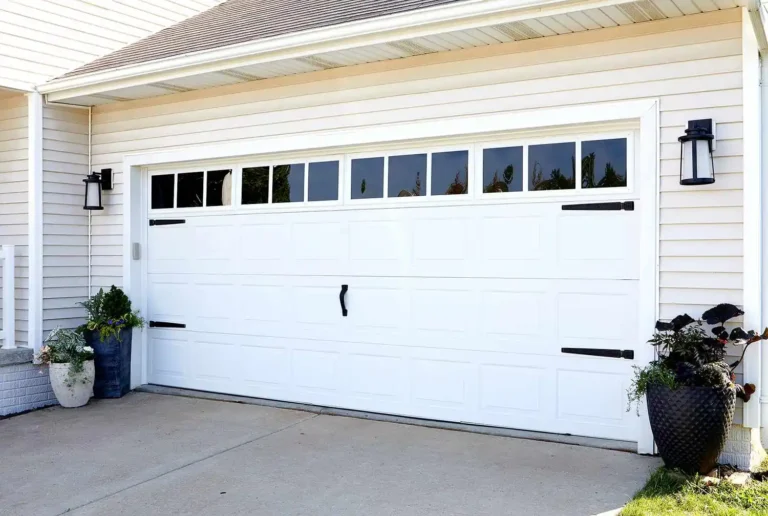 5 Smart Ideas to Upgrade Your Garage Door Windows for a Stylish Look